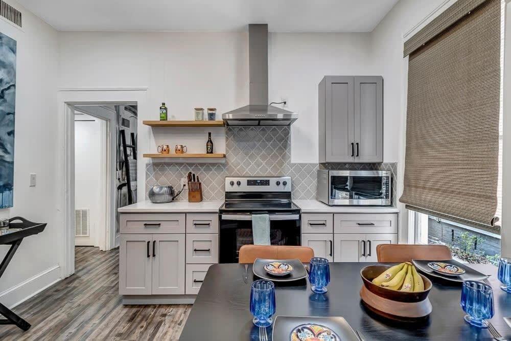 Contemporary Apartment - 5 Min To Tiaa Bank Field! Jacksonville Luaran gambar
