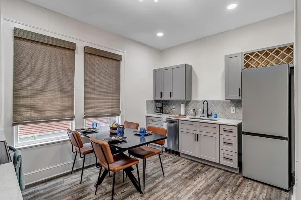Contemporary Apartment - 5 Min To Tiaa Bank Field! Jacksonville Luaran gambar