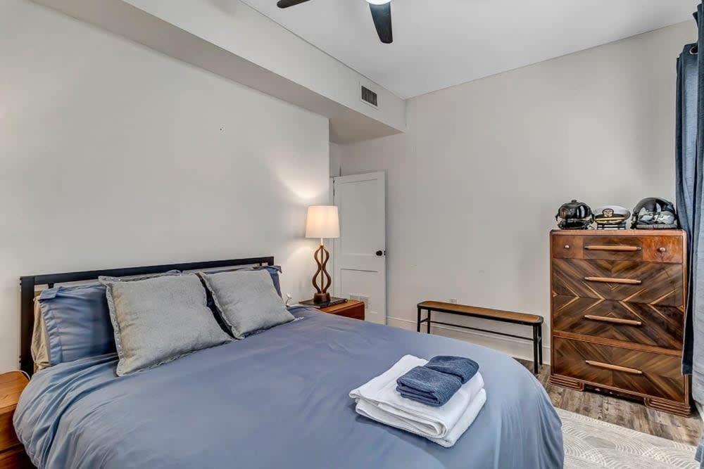 Contemporary Apartment - 5 Min To Tiaa Bank Field! Jacksonville Luaran gambar